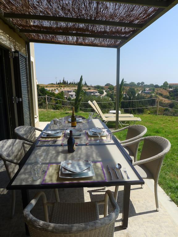 Divaria Villas Skala  部屋 写真